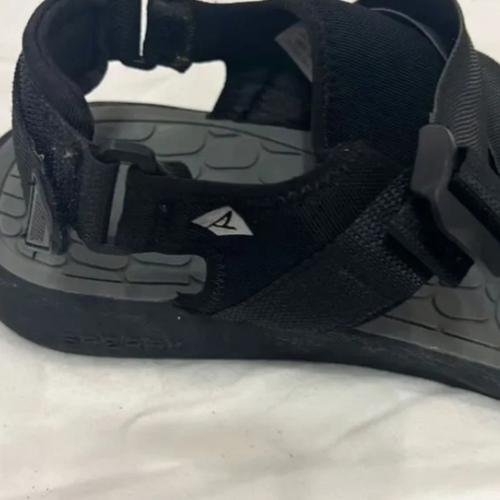 Waterproof strap sandals - Picture 3 of 7